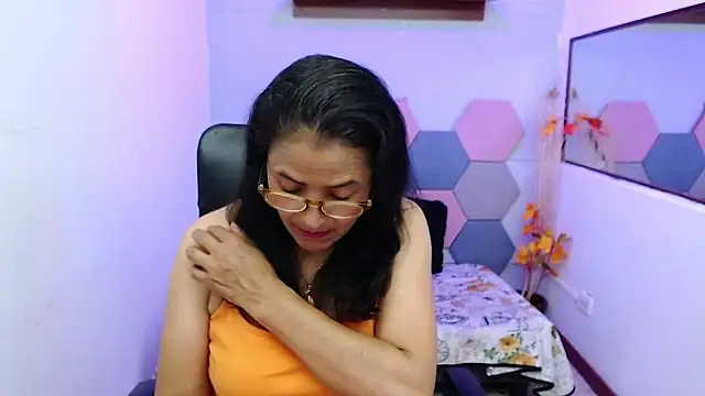 Snapshot of AmandaPeet chatting on September 20, 7:48 pm AmandaPeet online show from September 20, 7:48 pm