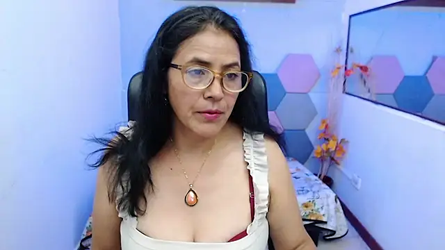 Snapshot of AmandaPeet chatting on September 22, 8:22 pm AmandaPeet online show from September 22, 8:22 pm