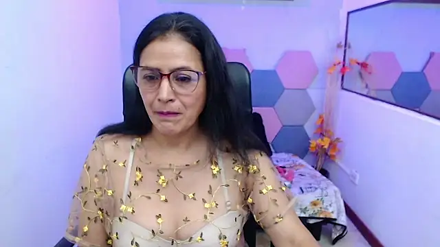 Snapshot of AmandaPeet chatting on September 26, 8:35 pm AmandaPeet online show from September 26, 8:35 pm