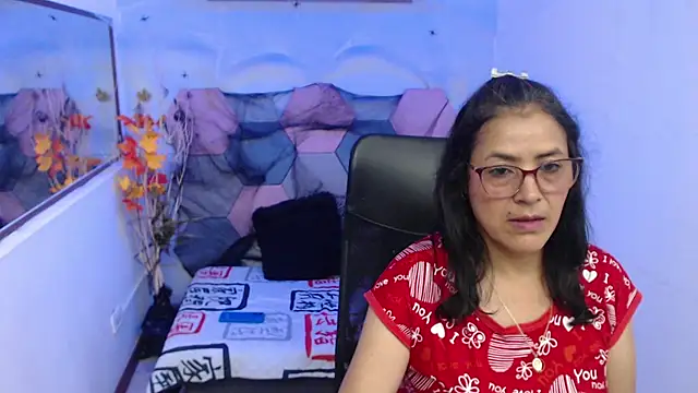 Snapshot of AmandaPeet chatting on November 1, 5:48 pm AmandaPeet online show from November 1, 5:48 pm