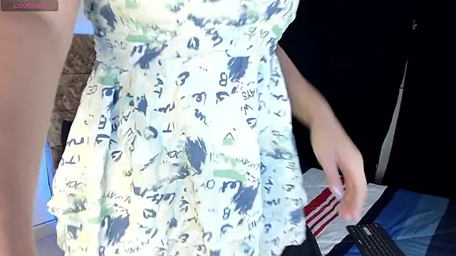 Snapshot of Vik_gomez chatting on November 6, 3:18 am Vik gomez online show from November 6, 3:18 am