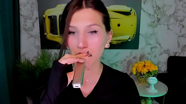 Mollyinyourmind online show from May 4, 3:57 am