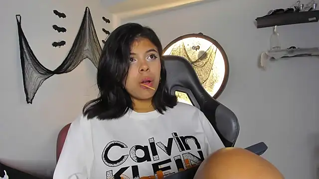 Aleja-02 online show from November 2, 10:50 am