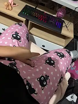 laure torres online show from September 24, 7:01 am