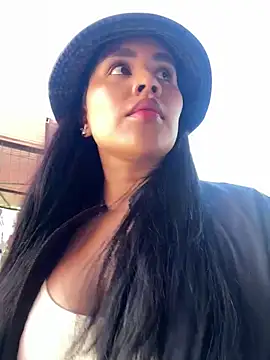 laure torres online show from February 20, 1:55 pm