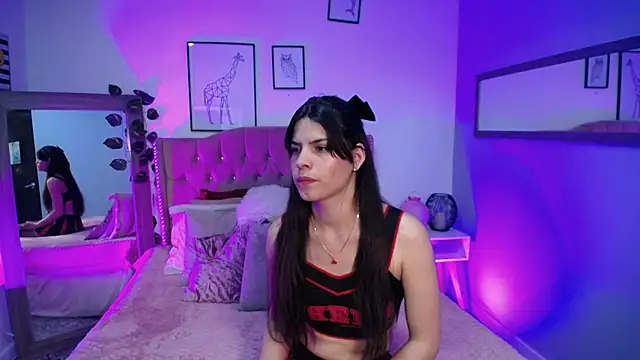 Snapshot of Astrid_Velle chatting on October 8, 3:26 am Astrid Velle online show from October 8, 3:26 am