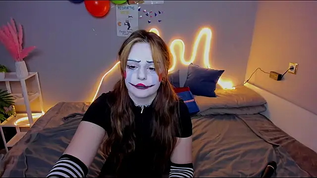 kitty rinnaa online show from October 31, 1:17 am