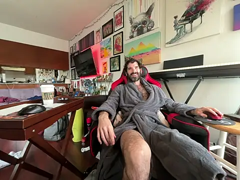 Snapshot of Pupscritch chatting on February 20, 4:18 pm Pupscritch online show from February 20, 4:18 pm