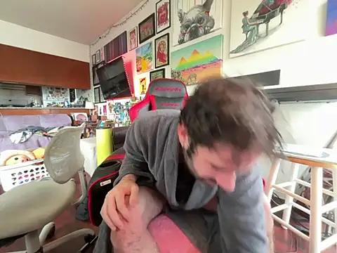 Snapshot of Pupscritch chatting on February 23, 3:53 pm Pupscritch online show from February 23, 3:53 pm