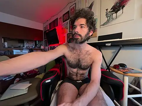 Snapshot of Pupscritch chatting on March 10, 2:44 pm Pupscritch online show from March 10, 2:44 pm