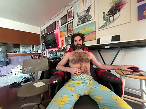 Snapshot of Pupscritch chatting on March 13, 8:59 pm Pupscritch online show from March 13, 8:59 pm