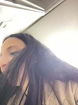 yumi-hot online show from May 14, 11:11 pm