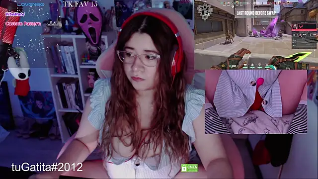 Pink girl0n online show from October 27, 9:30 pm