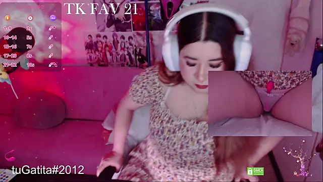 Snapshot of Pink_girl0n chatting on April 5, 10:29 pm Pink girl0n online show from April 5, 10:29 pm