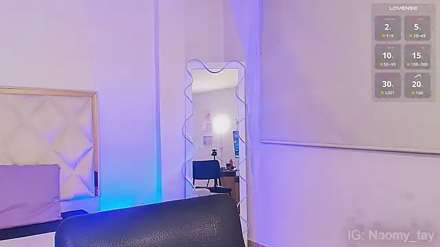 Snapshot of Naomy_tay1 chatting on October 30, 3:19 am Naomy tay1 online show from October 30, 3:19 am