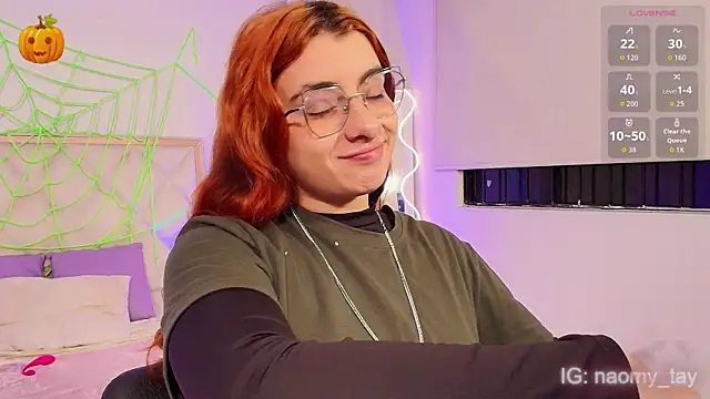 Snapshot of Naomy_tay1 chatting on November 2, 3:31 am Naomy tay1 online show from November 2, 3:31 am