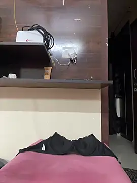 modelnishu online show from May 14, 4:47 pm
