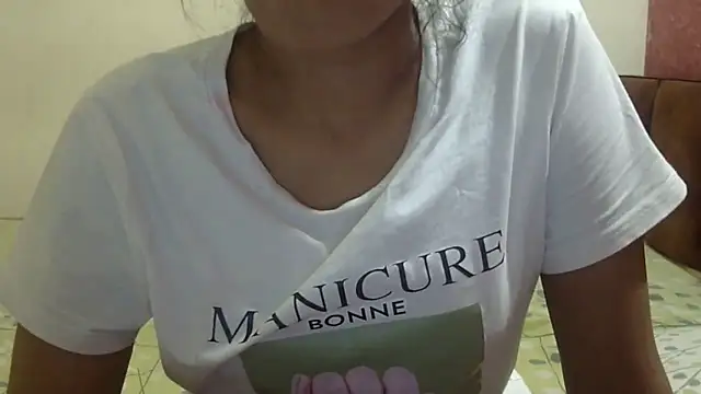 Snapshot of SONIYA_47 chatting on April 25, 5:32 pm SONIYA 47 online show from April 25, 5:32 pm