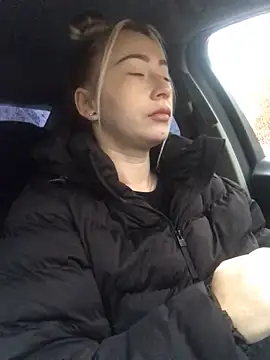 Snapshot of Reina_Cummings chatting on October 7, 5:04 am Reina Cummings online show from October 7, 5:04 am