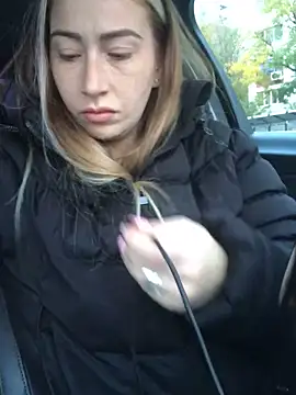 Snapshot of Reina_Cummings chatting on October 16, 4:57 am Reina Cummings online show from October 16, 4:57 am