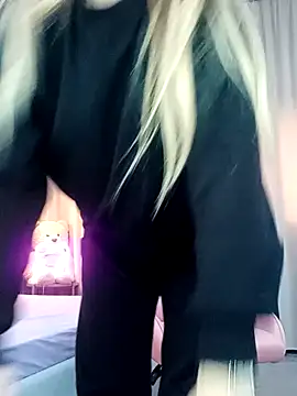 Reina Cummings online show from November 13, 7:18 am