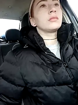 Reina Cummings online show from November 17, 5:57 am