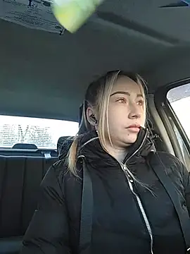 Reina Cummings online show from February 3, 6:11 am