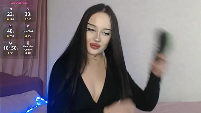 kari meow online show from October 13, 7:25 pm