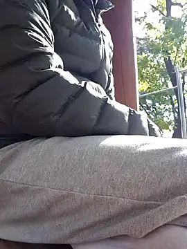 Snapshot of starvingo2002 chatting on November 2, 4:04 am starvingo2002 online show from November 2, 4:04 am