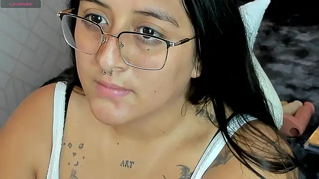 Snapshot of megann__up chatting on December 20, 7:32 pm megann up online show from December 20, 7:32 pm