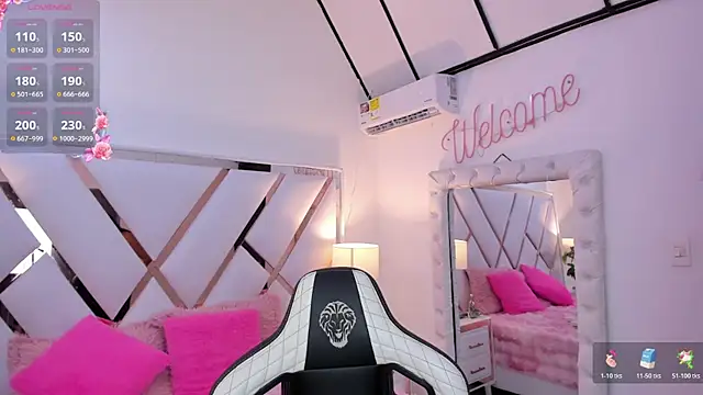 Snapshot of megann__up chatting on April 7, 8:53 pm megann up online show from April 7, 8:53 pm