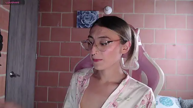 Andrea camilaaa online show from December 20, 12:45 pm