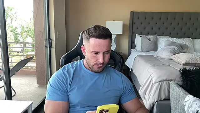 brettmycles28 online show from September 27, 11:21 pm