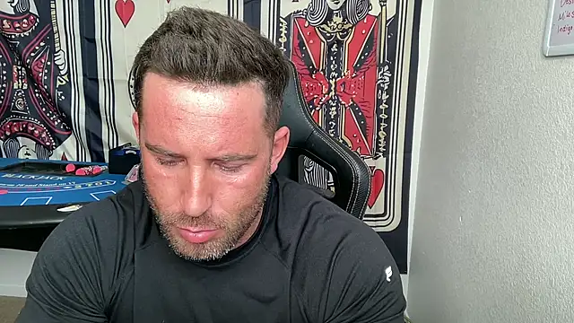 brettmycles28 online show from February 5, 7:18 pm