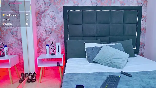 Angelique Angell online show from October 7, 7:44 pm