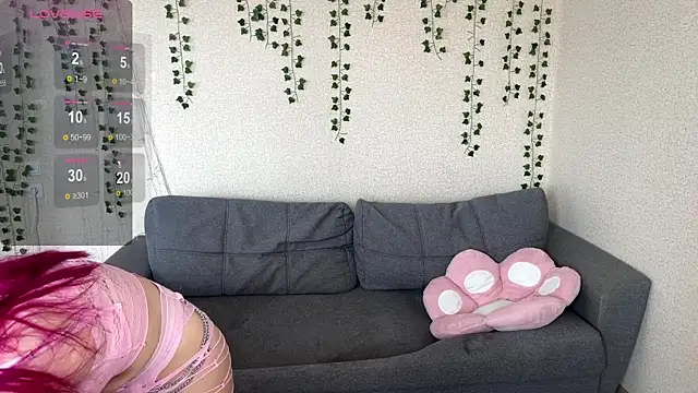 Snapshot of LoriConer chatting on September 30, 7:13 am LoriConer online show from September 30, 7:13 am