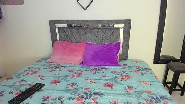 Laurasofia01 online show from November 7, 5:57 pm