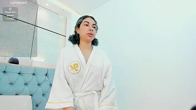 Snapshot of lis_rous chatting on October 31, 11:33 am lis rous online show from October 31, 11:33 am