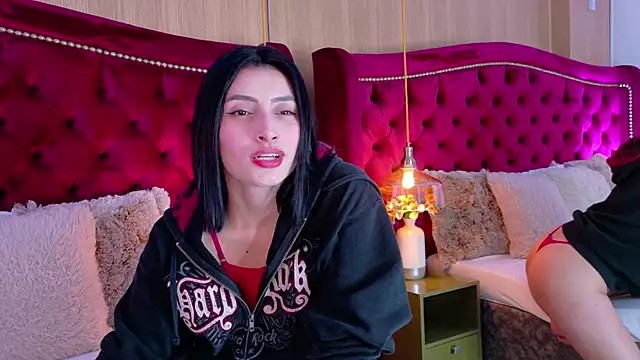 Snapshot of ZaraGold chatting on February 20, 11:16 pm ZaraGold online show from February 20, 11:16 pm