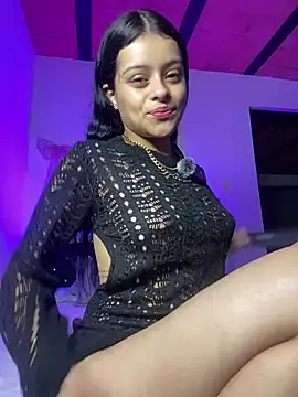 Snapshot of Alisse_taylor2 chatting on April 28, 11:59 am Alisse taylor2 online show from April 28, 11:59 am