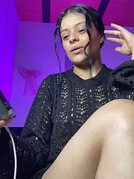 Snapshot of Alisse_taylor2 chatting on May 9, 11:04 am Alisse taylor2 online show from May 9, 11:04 am