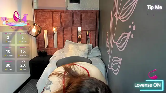 Snapshot of Isa_Thompson__ chatting on September 24, 11:57 am Isa Thompson   online show from September 24, 11:57 am