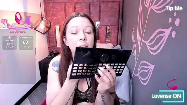 Snapshot of Isa_Thompson__ chatting on September 25, 11:47 am Isa Thompson   online show from September 25, 11:47 am