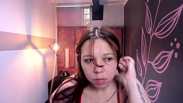 Snapshot of Isa_Thompson__ chatting on October 4, 11:52 am Isa Thompson   online show from October 4, 11:52 am