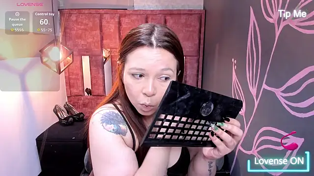 Snapshot of Isa_Thompson__ chatting on October 8, 12:03 pm Isa Thompson   online show from October 8, 12:03 pm