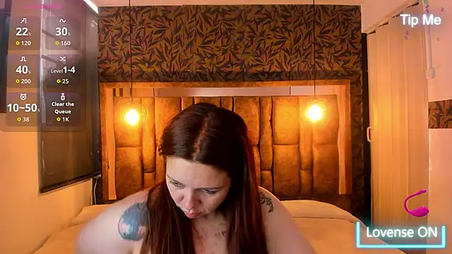 Snapshot of Isa_Thompson__ chatting on October 23, 12:04 pm Isa Thompson   online show from October 23, 12:04 pm