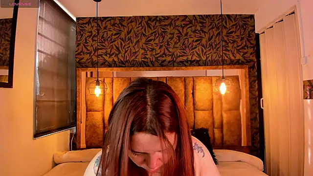 Snapshot of Isa_Thompson__ chatting on October 27, 12:09 pm Isa Thompson   online show from October 27, 12:09 pm