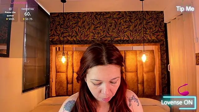 Snapshot of Isa_Thompson__ chatting on October 30, 11:55 am Isa Thompson   online show from October 30, 11:55 am