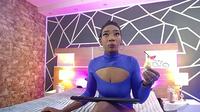 AlexandraCambell online show from October 15, 12:05 pm