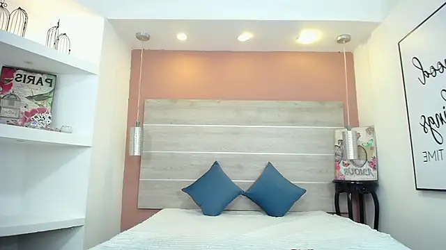 AlexandraCambell online show from November 8, 10:04 am